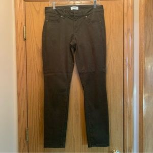 Olive Sonoma skinny jeans. Size 8, run a little small. Excellent condition.
